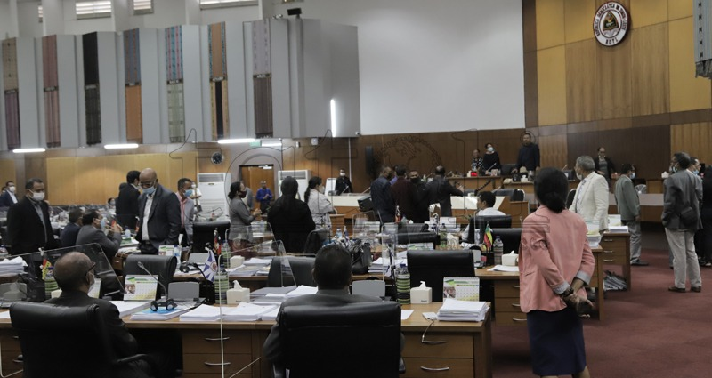Forças políticas timorenses tentam ocupar mesa parlamentar