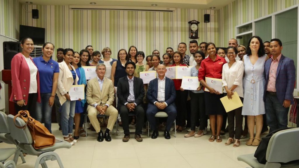 Profissionais de comunicação social receberão amanhã 82 certificados de português