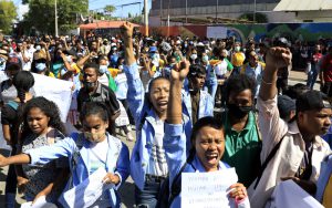 Estudantes universitários protestam contra pagamento de propinas