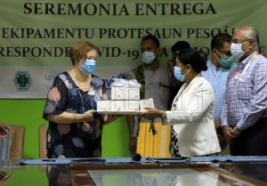 UNICEF oferece a Timor-Leste mais de 100 mil EPI para centros de saúde
