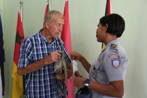 TL entrega John Beresford Calder a Embaixada da Nova Zelândia