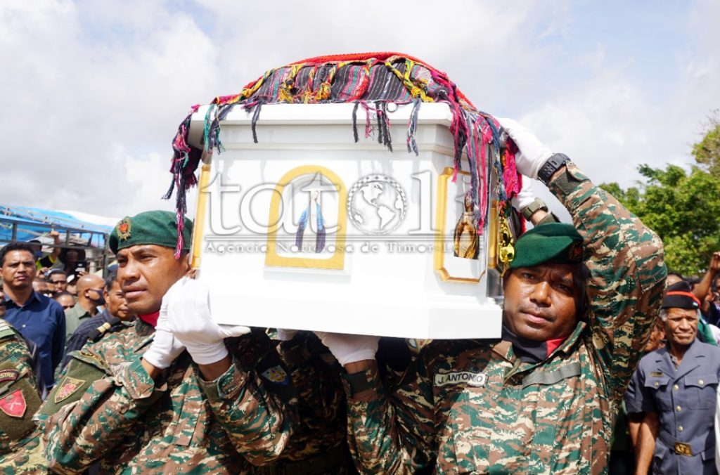 Saudoso Renan Selak sepultado no Jardim dos Heróis e Mártires da Pátria de Lautém