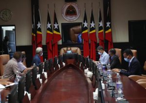 Primeiro-Ministro pretende incluir engenheiros da UNTL no grupo técnico de reconstrução