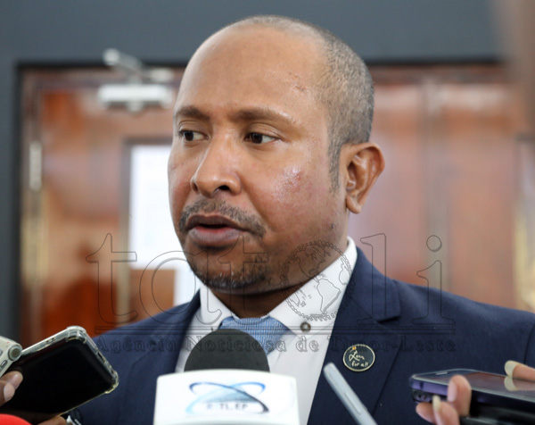 Governo eletrónico necessita de maior investimento em recursos humanos e equipamentos