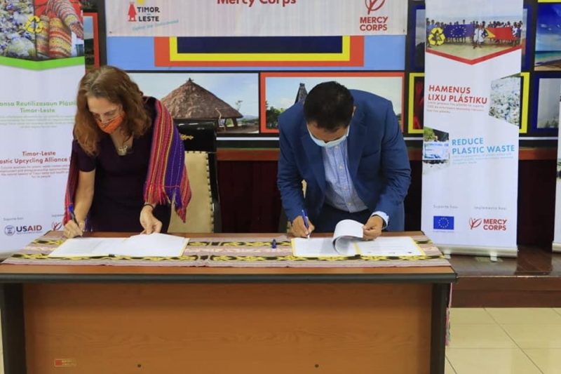 MTCI e Mercy Corps reforçam indústria de reciclagem de plástico