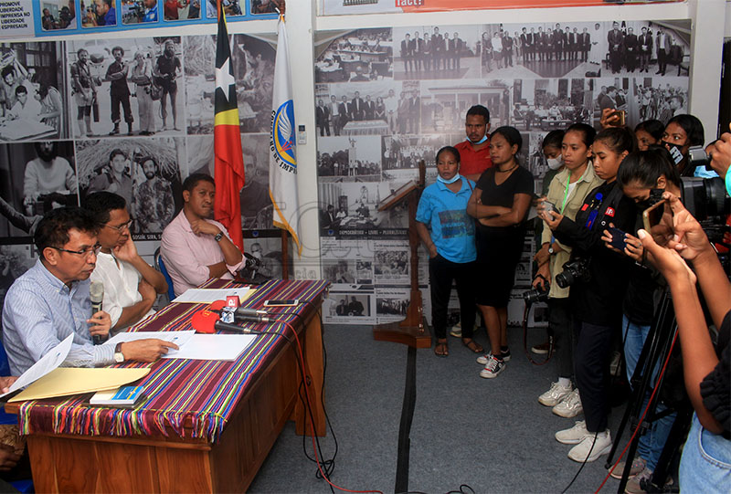 CI sugere aos órgãos de comunicação social que regulem conduta dos jornalistas
