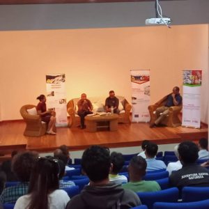 Mercy Corps e SEA discutem reciclagem de lixo