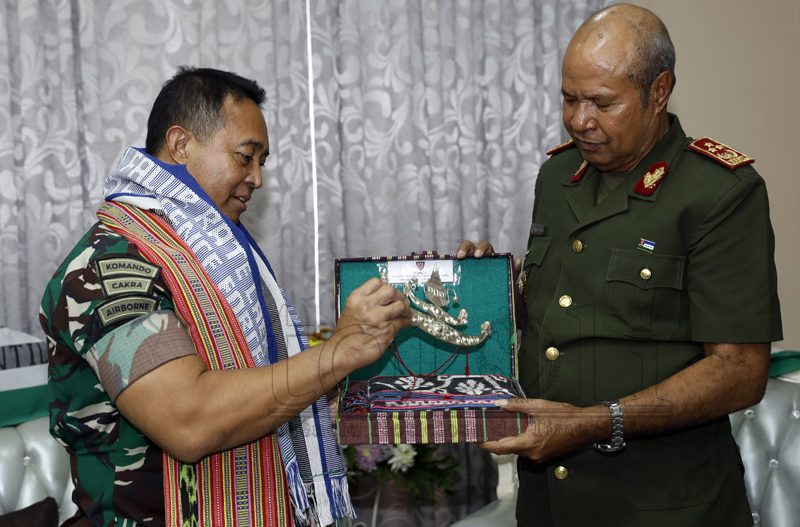 Andika Perkasa grato com condecoração militar