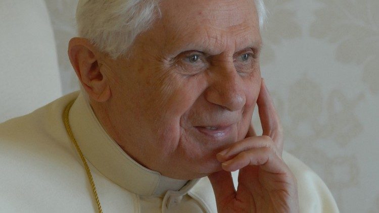 Faleceu Papa Emérito Bento XVI