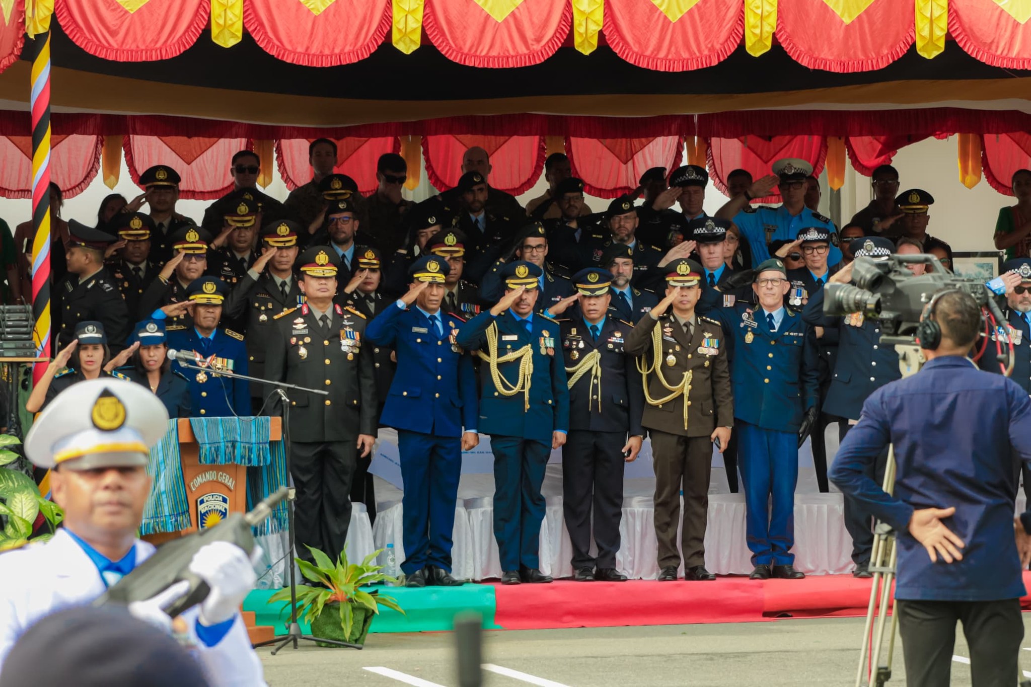 Dirigentes policiais da Indonésia, Austrália e Portugal condecorados com Insígnia da Ordem de Timor-Leste