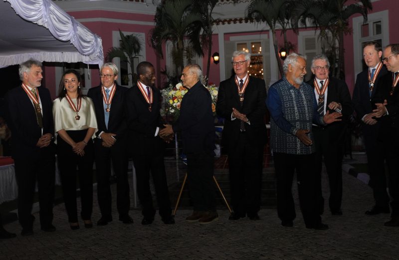 Condecoradas personalidades estrangeiras pelo apoio na delimitação de fronteiras marítimas
