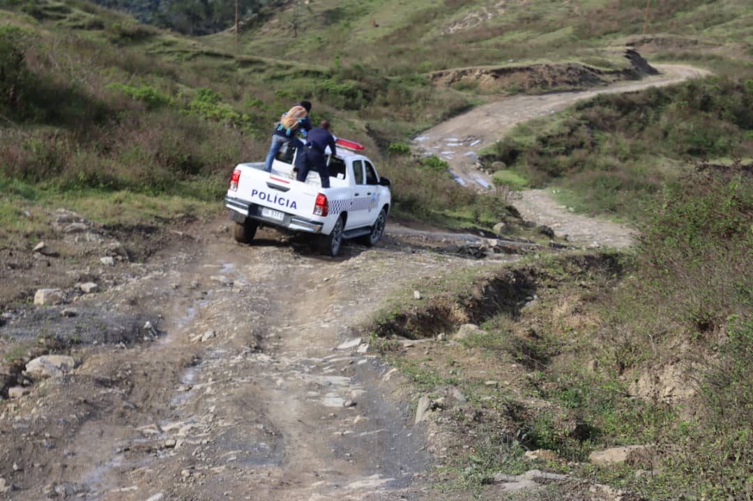 Comunidade exige que se acelere concurso público para reabilitação da estrada de Lolotoe