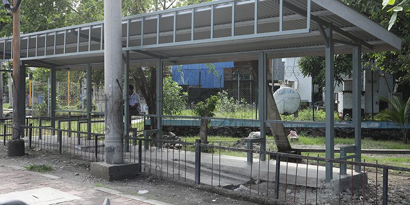 Microletes de Díli: entrada e largada de passageiros confinada a paragens