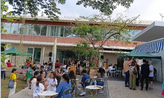 Espírito natalício ilumina Centro Cultural Jorge Sampaio