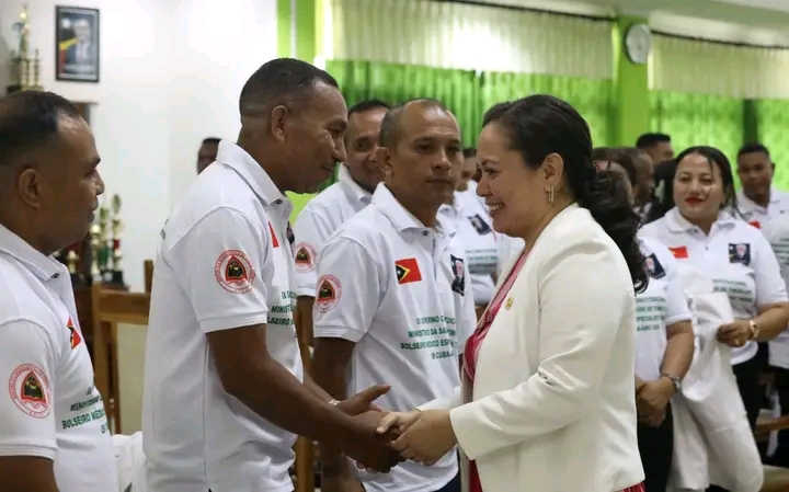 Médicos timorenses partem para Cuba para frequentar cursos de especialização