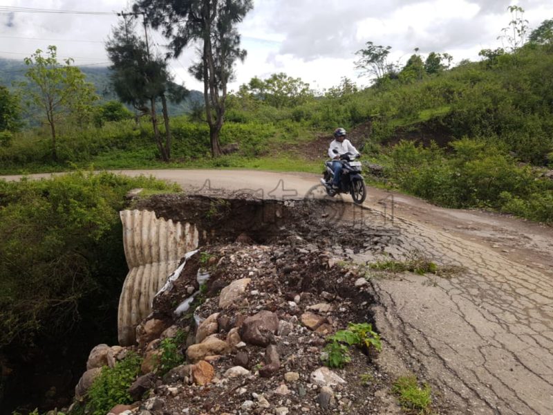 Ponte em Galusapulu em risco de colapso