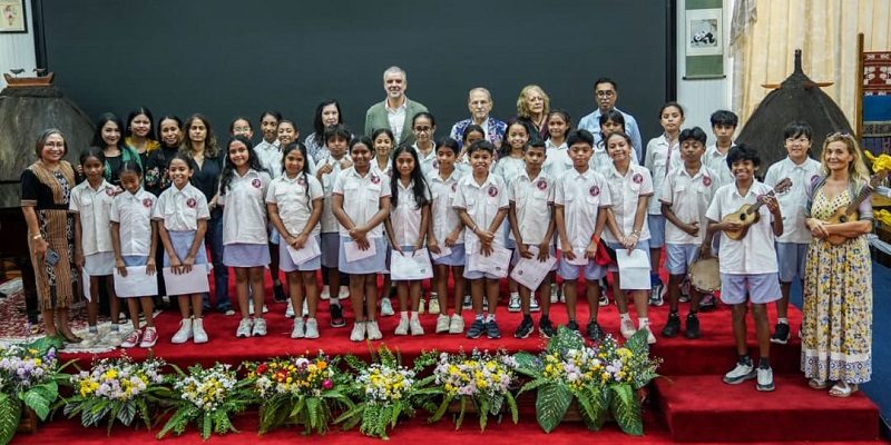 Alunos da EPD cantam as Janeiras no Palácio Presidencial