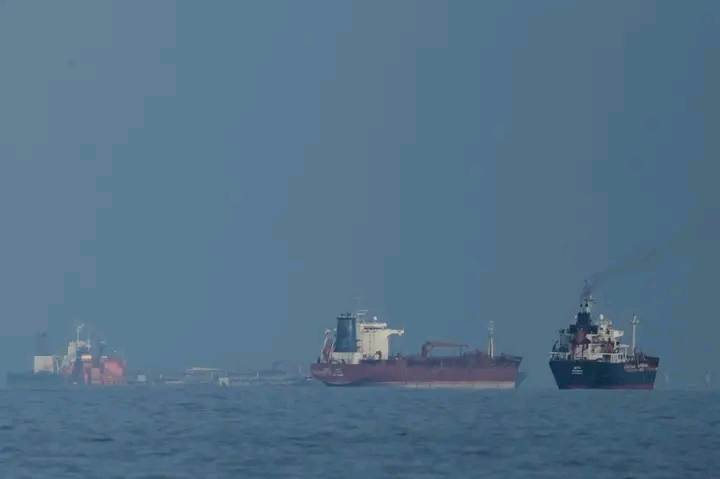 Tensões no Estreito de Ormuz fazem subir preços do petróleo para mais de 106 dólares por barril