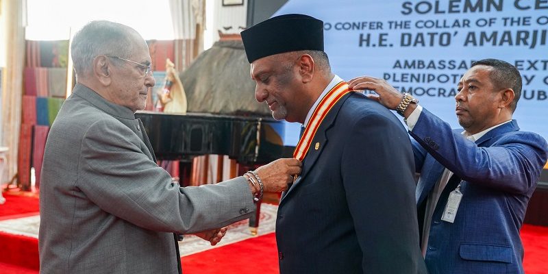 Amarjit Singh condecorado com Colar da Ordem de Timor-Leste