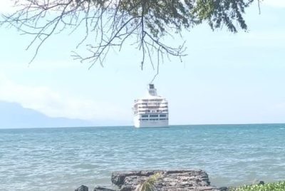 Cruzeiro Odyssey atraca em Díli com 294 turistas e 200 tripulantes a bordo