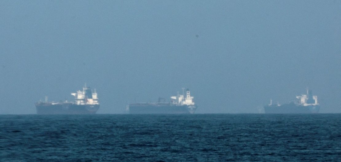 Conflito no Médio Oriente provoca queda de mais de 95% no tráfego do Estreito de Ormuz