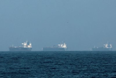 EUA ordenam a 28 navios que invertam rota no âmbito do bloqueio a portos iranianos