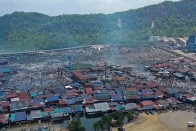 Incêndio destrói cerca de mil casas na Malásia