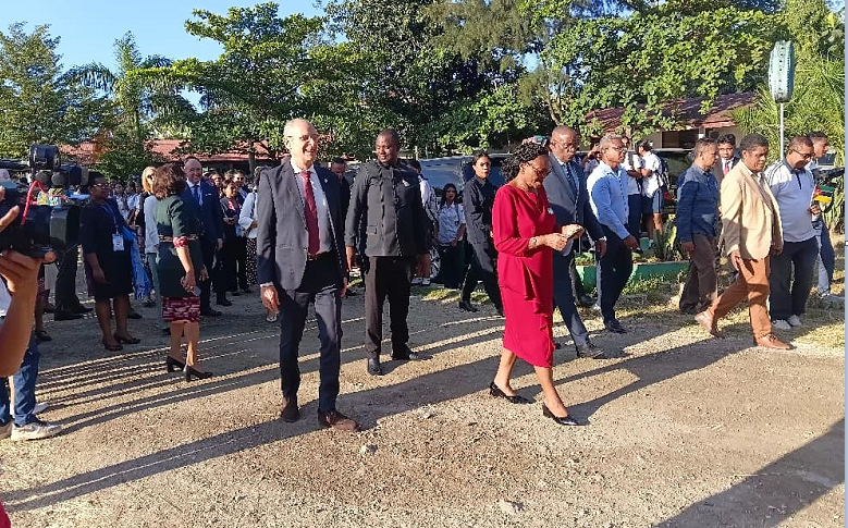 Delegação ministerial da CPLP visita Escola Amiga da CPLP em Díli