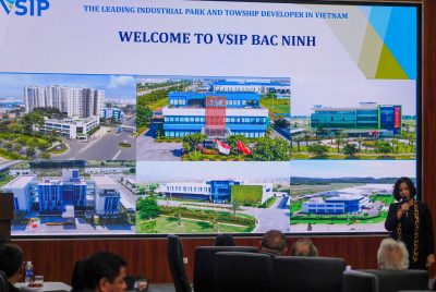 Delegação timorense visita modelo industrial no Vietname