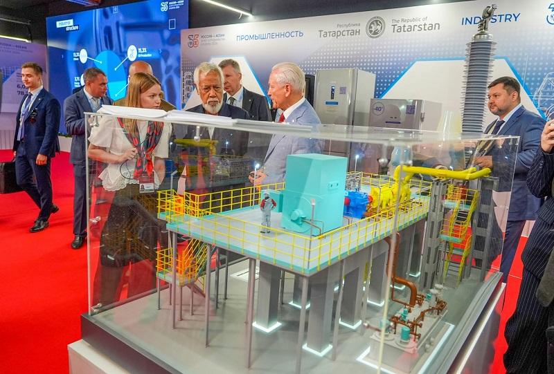 Xanana no Tartaristão: cooperação em destaque durante visita a centro de exposições