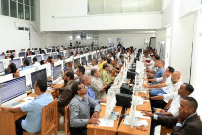 Cerca de 25% do OGE é alocado a salários de funcionários públicos