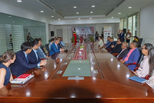Assinado contrato para implementação de projeto solar e sistema de armazenamento de energia em Manatuto