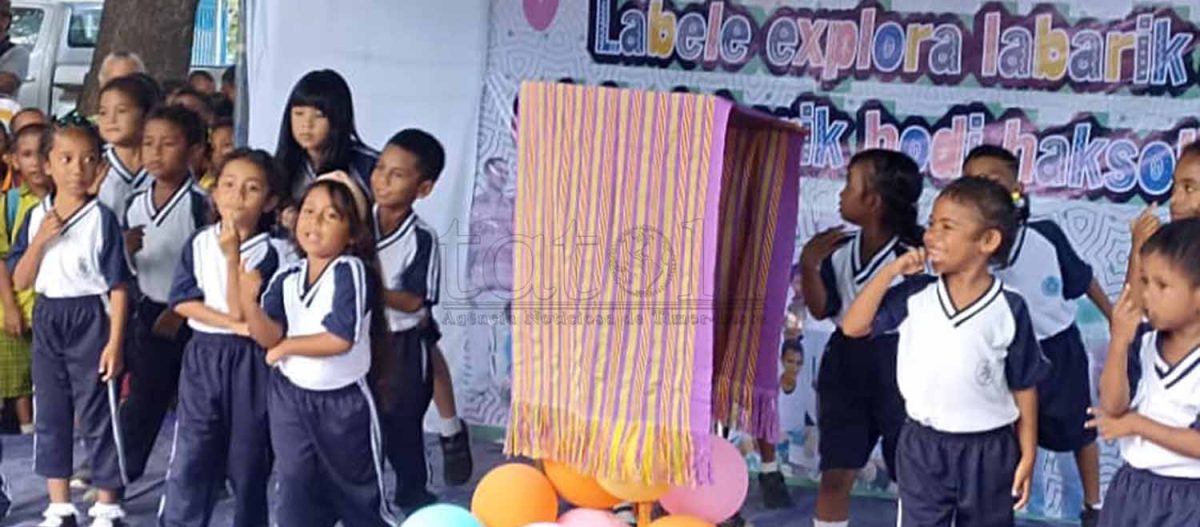Milhões de crianças recorrem à IA para estudar, avisa a UNICEF