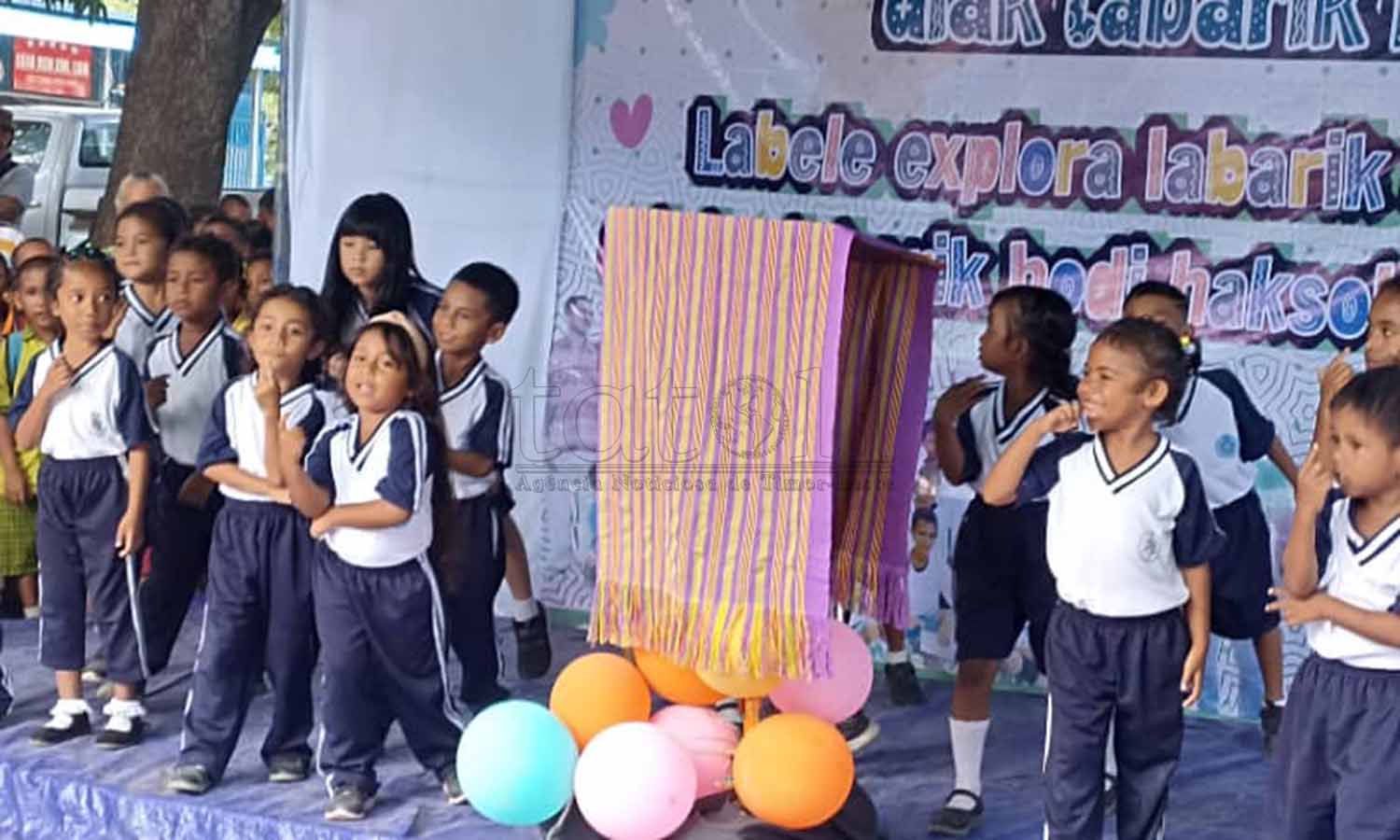 Milhões de crianças recorrem à IA para estudar, avisa a UNICEF